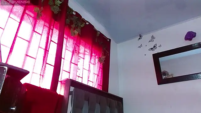 DULCE ZOE online show from April 1, 7:33 pm