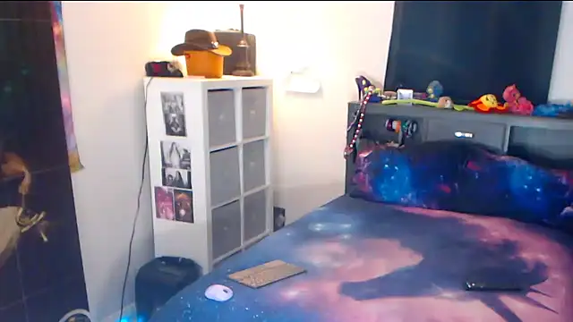 temptressbeauty24 online show from April 8, 2:03 am