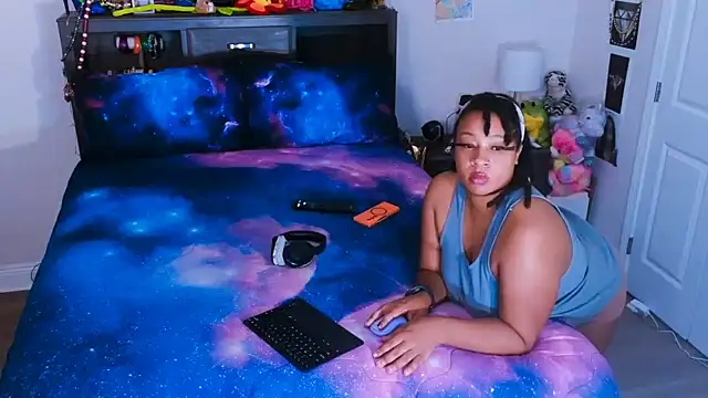 temptressbeauty24 online show from April 5, 4:33 am