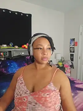 temptressbeauty24 online show from April 9, 5:21 am