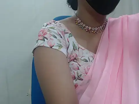 Lovely Siri 23 online show from May 2, 6:28 am