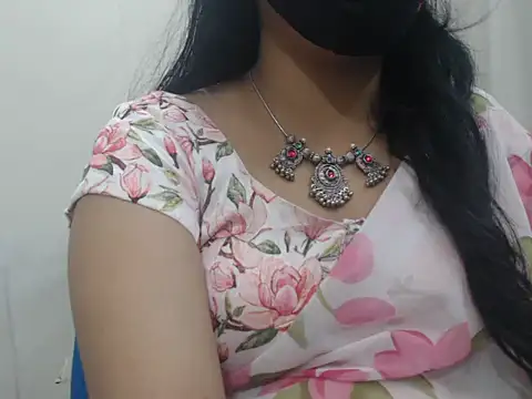 Lovely Siri 23 online show from May 4, 2:10 pm