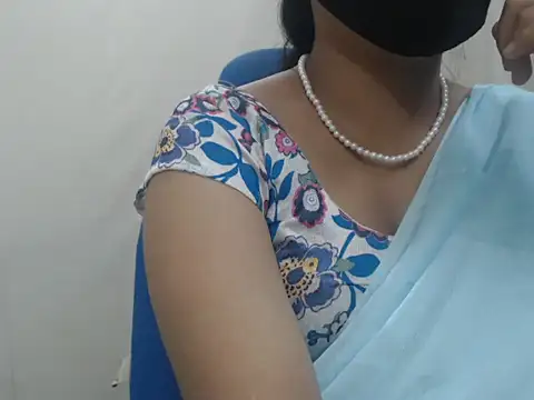 Lovely Siri 23 online show from April 30, 5:29 pm