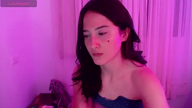 AlissonnFoxx online show from June 26, 12:01 am