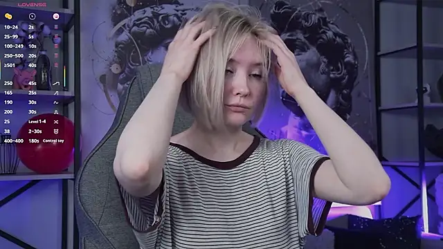 ReiYosimoto online show from February 19, 3:33 pm