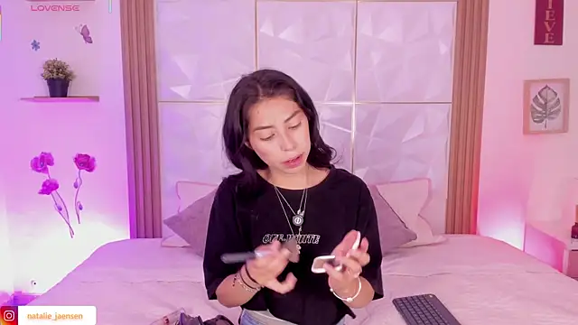 natalie jaensen online show from May 23, 3:16 am