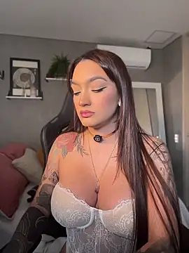 DaniDusan  online show from May 18, 8:48 pm